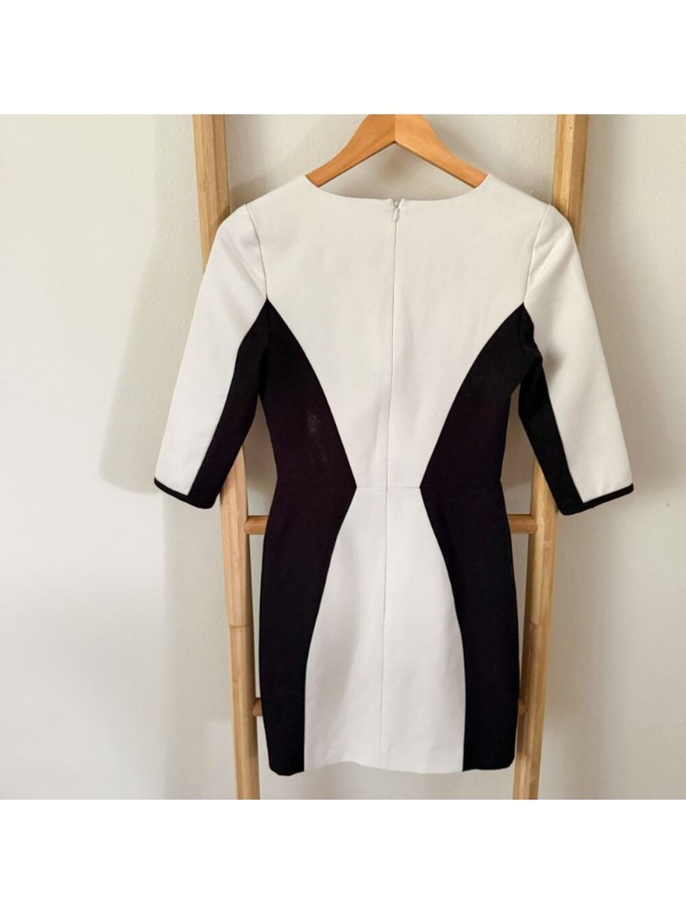 Black Halo Colorblock Sheath Dress White Black Career Cocktail Size 2 - Picture 8 of 10